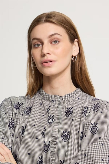 Camisa Eloza de cuadros vichy con corazones bordados Ichi - crudo y azul marino - Imagen 2