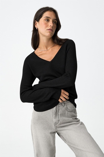 Camiseta Negro cuello pico, Brenna - Imagen 1