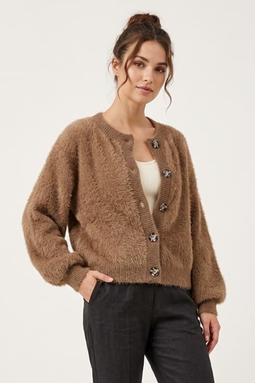 Chaqueta Cobi de punto peludo corta con botones efecto carey y mangas globo Lylu - marrón camel - Imagen 2