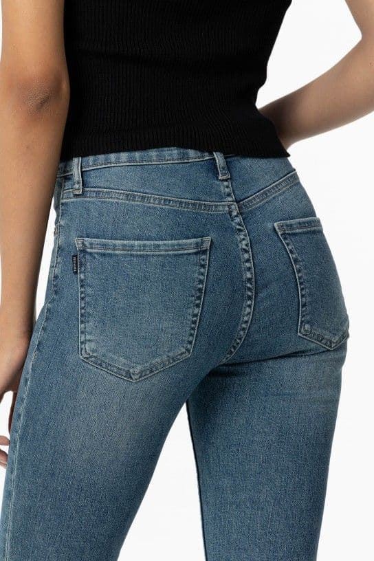 Jeans Megan_78 Cropped Flare com Tachas - Imagen 3