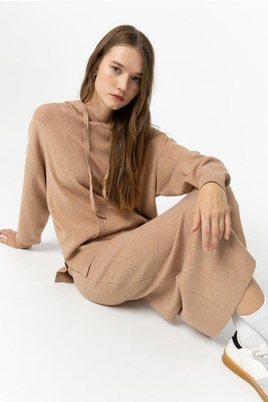 Jersey de punto camel con capucha, Kyri - Imagen 1