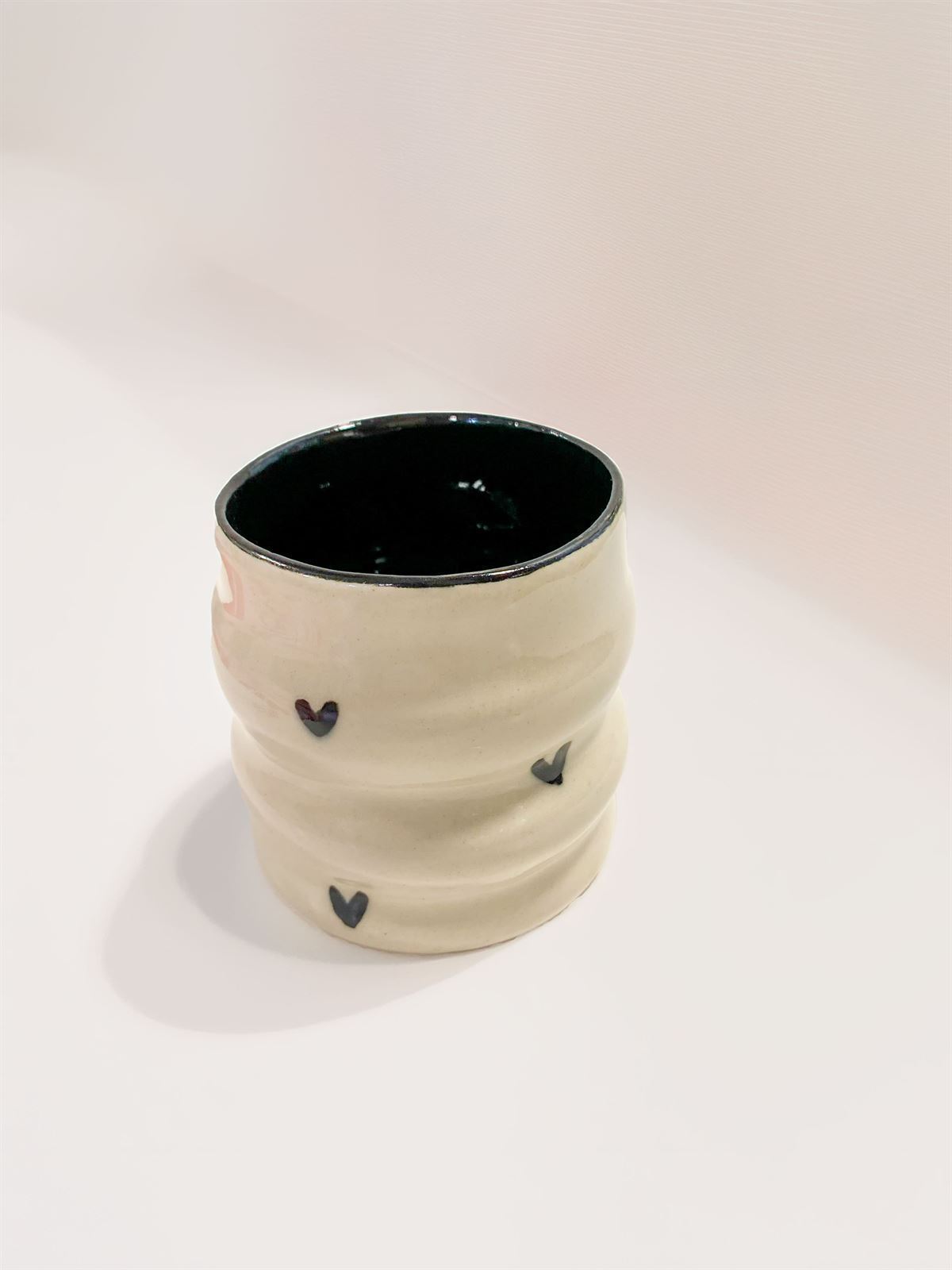 Vaso gres corazones negros - Imagen 2